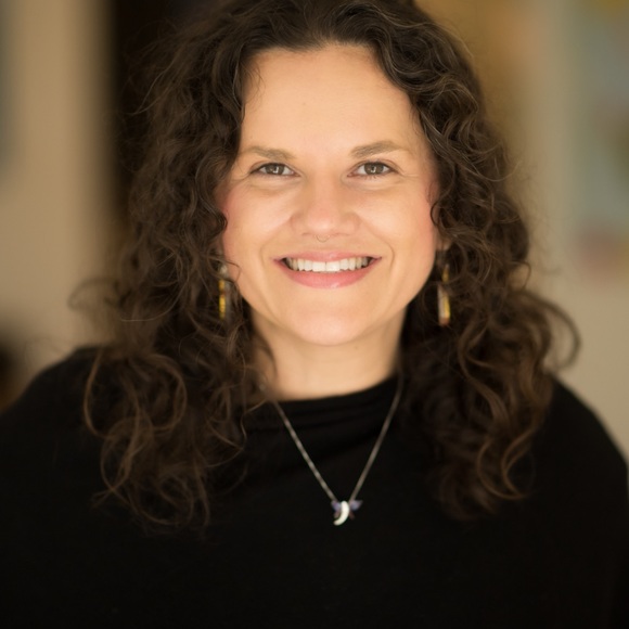 Meet your Posher, Erin - Picture 4 of 4